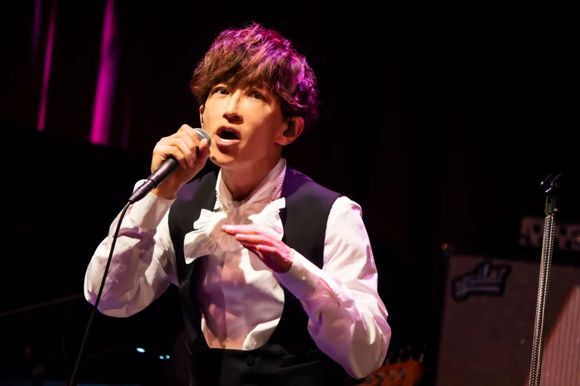 TETSUYA横浜公演をレポート、親密な空間で響いた歌声 画像3