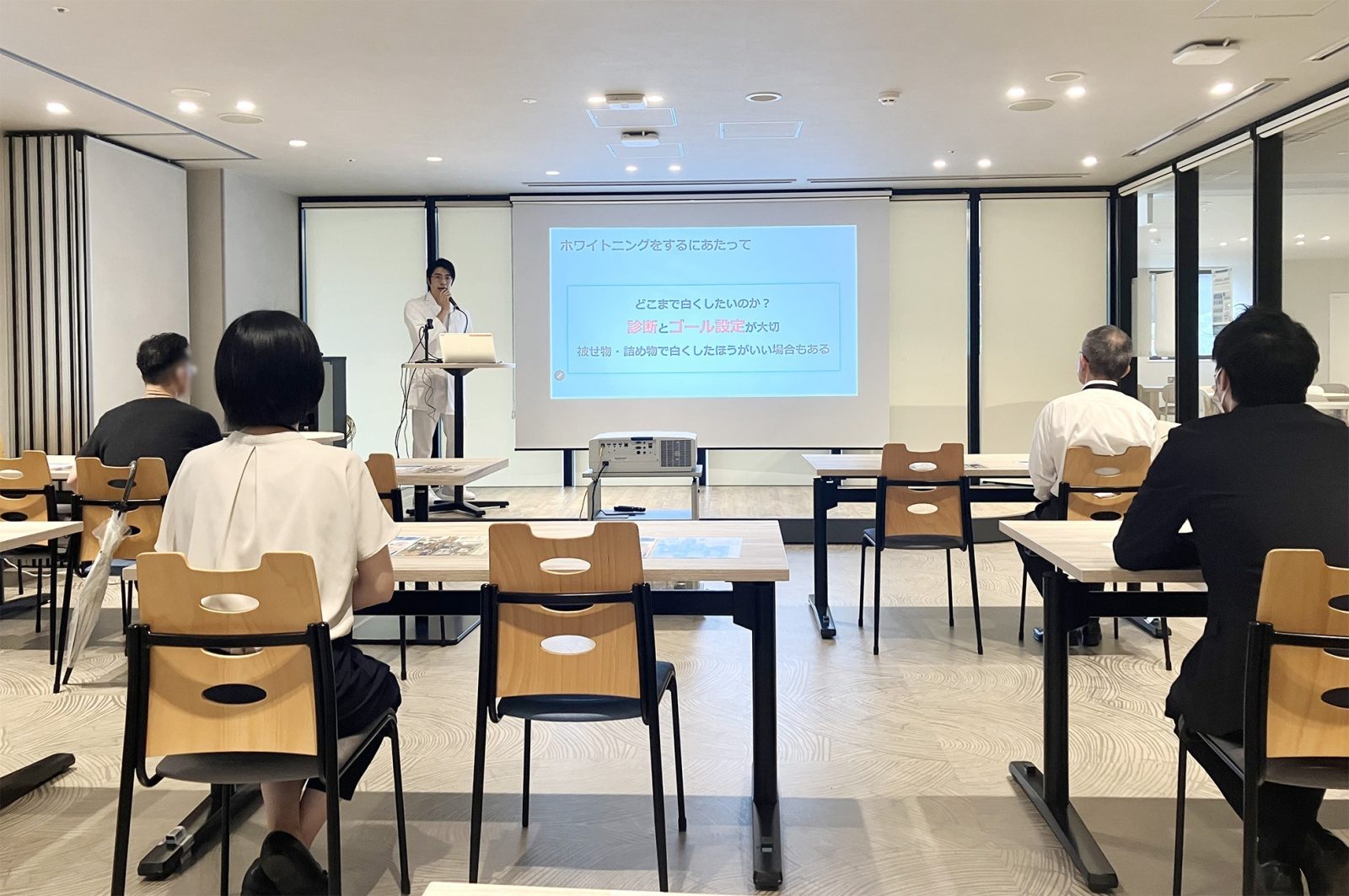 インプラントとホワイトニングを学べる歯科講座、動画を公開