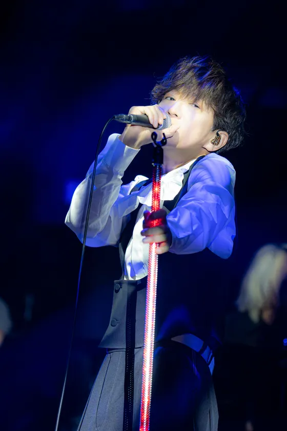 TETSUYA横浜公演をレポート、親密な空間で響いた歌声
